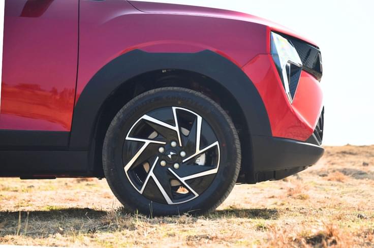 Mahindra XUV 3XO alloy wheels Mahindra XUV 3XO alloy wheels